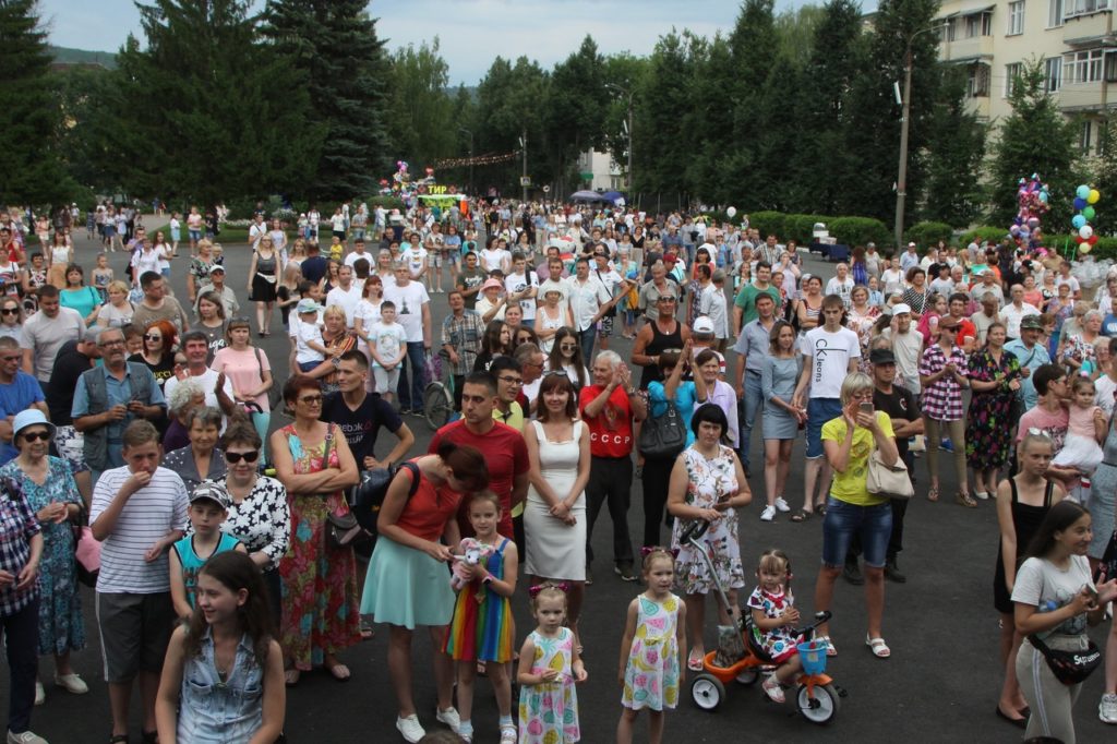 Творчество в подарок. В Аше в День города состоялось три концерта