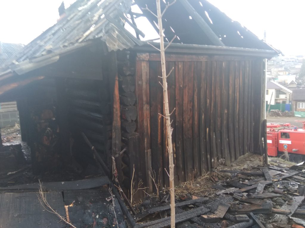 В Аше сгорел жилой дом и надворные постройки