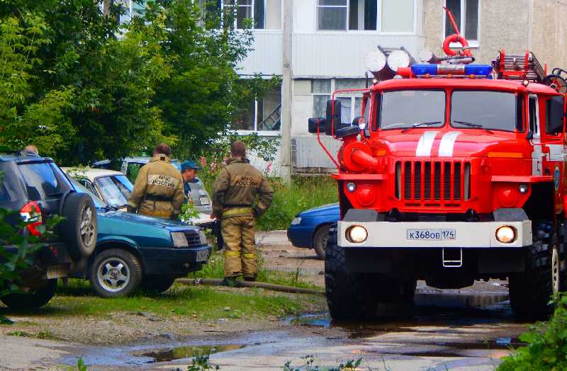 Ашинские огнеборцы тушили балкон