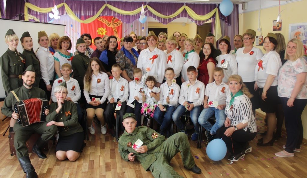 В Центре помощи детям г. Сима спели песни военных лет