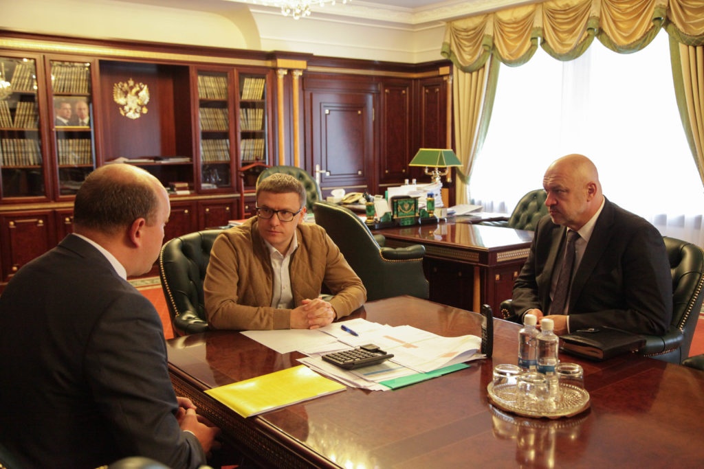 Алексей Текслер намерен увеличить количество средств на ремонт дорог