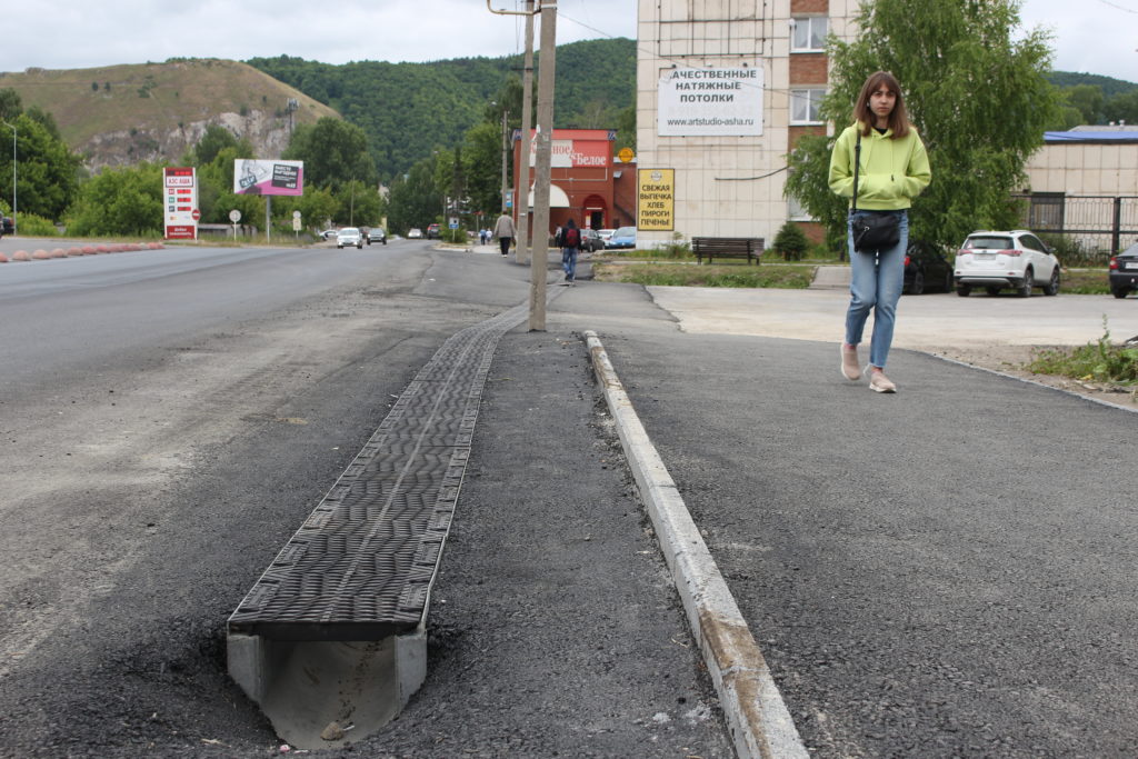 В Аше вдоль одной из центральных улиц смонтирована новая ливнёвка