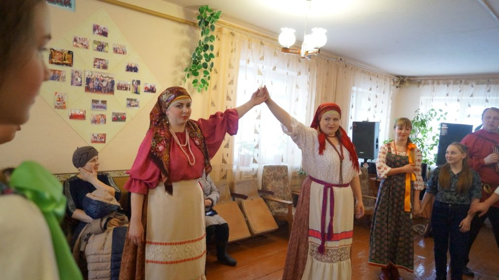 В дни после Рождества и до Крещения принято было гадать, проводить обряды