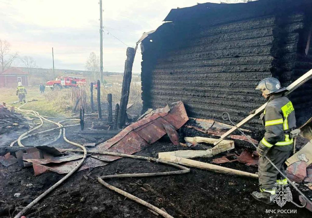 В Ашинском округе на пожаре погиб 74-летний мужчина