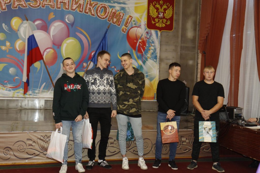 Миньярцы проводили земляков в армию