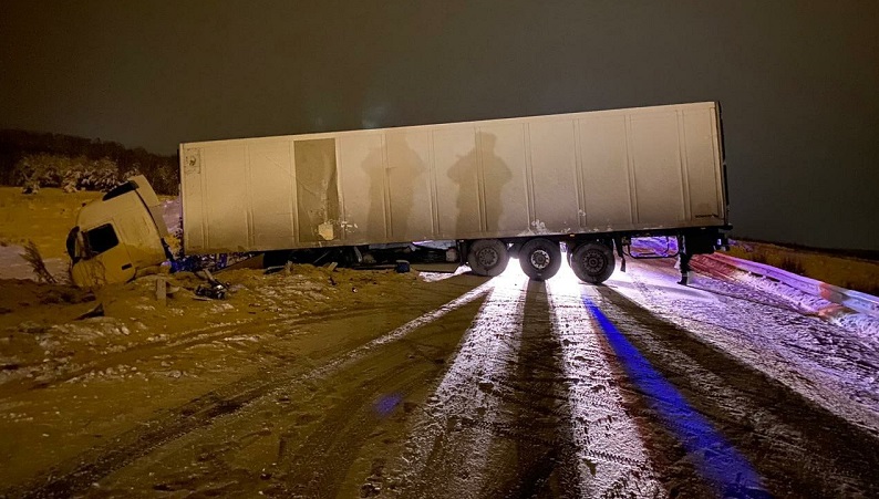 Внимание! Госавтоинспекция просит автомобилистов отказаться от дальних поездок!